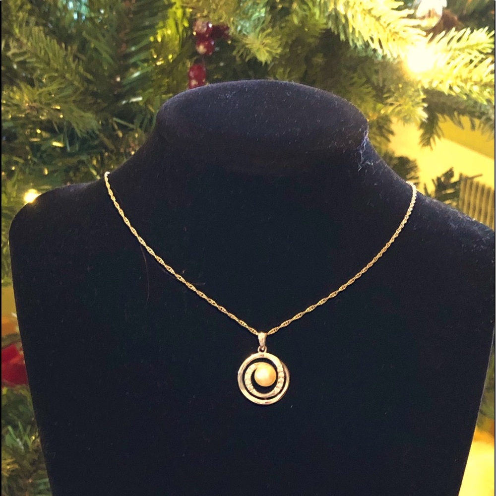 Vantel Pearl necklace